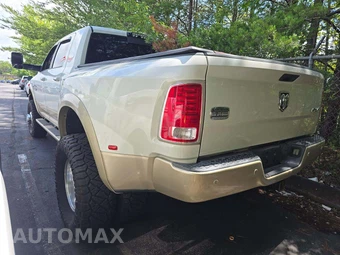 2017 Ram 3500 Laramie Longhorn Extended Crew Cab Medium Bed DRW - miniatura 2