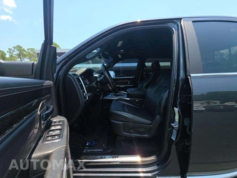 2017 Ram 3500 Limited Crew Cab Medium Bed – miniatura 6