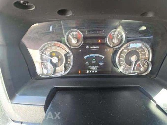2017 Ram 3500 Limited Extended Crew Cab Medium Bed DRW – miniatura 10
