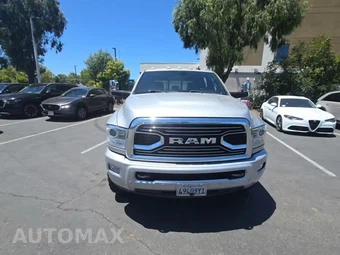 2017 Ram 3500 Limited Extended Crew Cab Medium Bed DRW – miniatura 2
