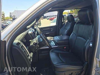 2017 Ram 3500 Limited Extended Crew Cab Medium Bed DRW – miniatura 7