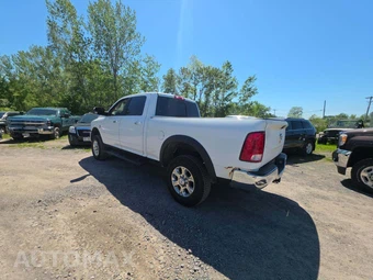 2017 Ram 3500 SLT Crew Cab Medium Bed - miniatura 2