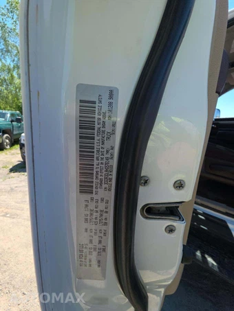 2017 Ram 3500 SLT Crew Cab Medium Bed - miniatura 5