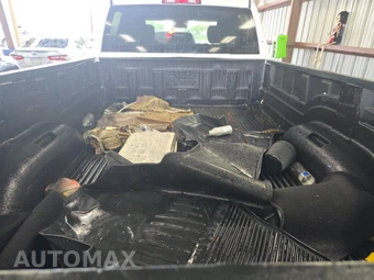 2017 Ram 3500 Tradesman Crew Cab Long Bed DRW - miniatura 17