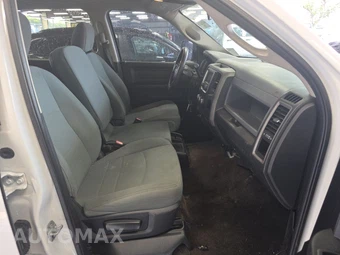 2017 Ram 3500 Tradesman Crew Cab Long Bed DRW - miniatura 8