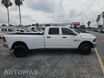 2017 Ram 3500 Tradesman Crew Cab Long Bed DRW - miniatura 4