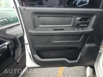 2017 Ram 3500 Tradesman Crew Cab Medium Bed - miniatura 9