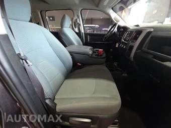 2017 Ram 3500 Tradesman Crew Cab Medium Bed - miniatura 8