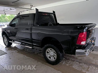 2017 Ram 3500 Tradesman Crew Cab Medium Bed - miniatura 2
