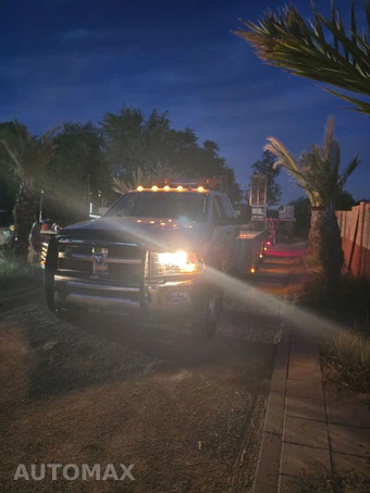 2017 Ram 5500 Cab Chassis SLT Crew Cab DRW - miniatura 13