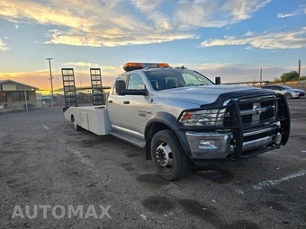 2017 Ram 5500 Cab Chassis SLT Crew Cab DRW - miniatura 2