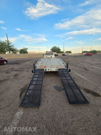 2017 Ram 5500 Cab Chassis SLT Crew Cab DRW - miniatura 25