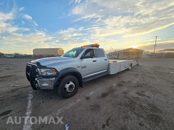 2017 Ram 5500 Cab Chassis SLT Crew Cab DRW - miniatura 35