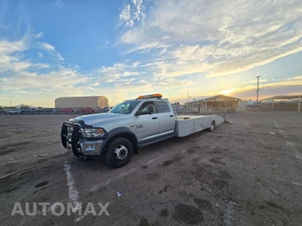 2017 Ram 5500 Cab Chassis SLT Crew Cab DRW - miniatura 38