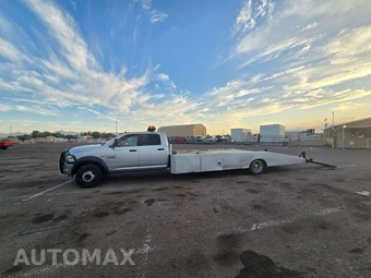 2017 Ram 5500 Cab Chassis SLT Crew Cab DRW - miniatura 39