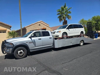 2017 Ram 5500 Cab Chassis SLT Crew Cab DRW - miniatura 45