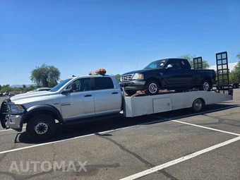 2017 Ram 5500 Cab Chassis SLT Crew Cab DRW - miniatura 48