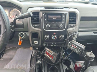 2017 Ram 5500 Cab Chassis Tradesman Crew Cab DRW – miniatura 10