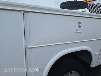 2017 Ram 5500 Cab Chassis Tradesman Crew Cab DRW – miniatura 26