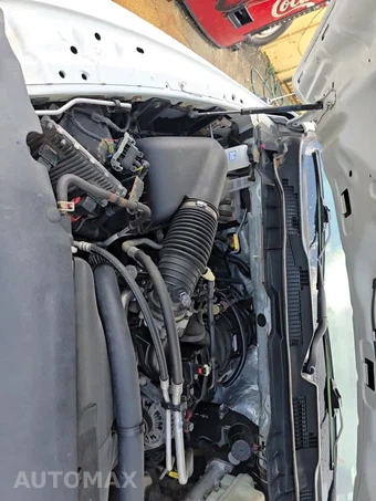 2017 Ram 5500 Cab Chassis Tradesman Crew Cab DRW – miniatura 31