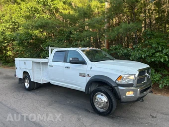 2017 Ram 5500 Cab Chassis Tradesman Crew Cab DRW - miniatura 2
