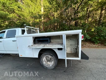 2017 Ram 5500 Cab Chassis Tradesman Crew Cab DRW - miniatura 23