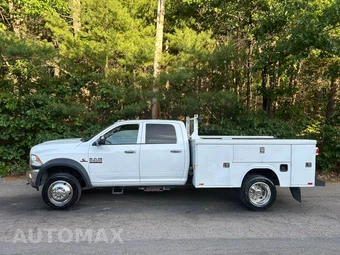 2017 Ram 5500 Cab Chassis Tradesman Crew Cab DRW - miniatura 3