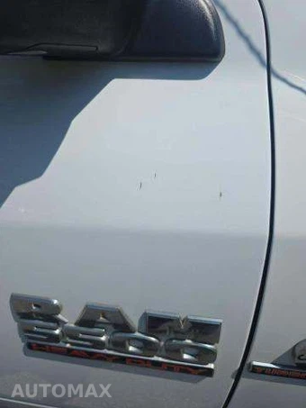 2017 Ram 5500 Cab Chassis Tradesman Crew Cab DRW – miniatura 11