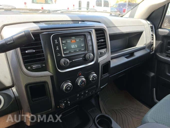 2017 Ram 5500 Cab Chassis Tradesman Crew Cab DRW – miniatura 10