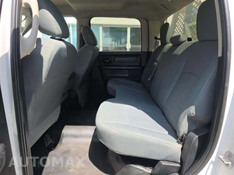 2017 Ram 5500 Cab Chassis Tradesman Crew Cab DRW – miniatura 13