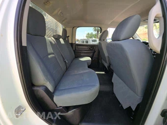 2017 Ram 5500 Cab Chassis Tradesman Crew Cab DRW – miniatura 15