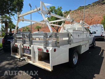 2017 Ram 5500 Cab Chassis Tradesman Crew Cab DRW – miniatura 3