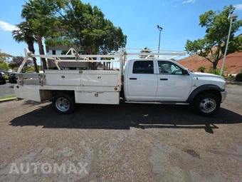2017 Ram 5500 Cab Chassis Tradesman Crew Cab DRW – miniatura 4