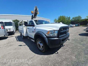 2017 Ram 5500 Cab Chassis Tradesman Regular Cab DRW – miniatura 4