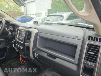 2017 Ram 5500 Cab Chassis Tradesman Regular Cab DRW – miniatura 16