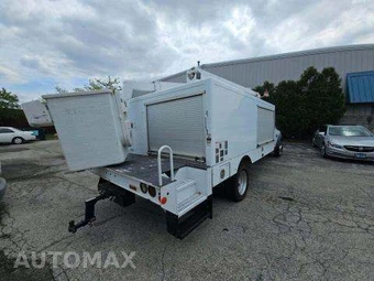 2017 Ram 5500 Cab Chassis Tradesman Regular Cab DRW – miniatura 3