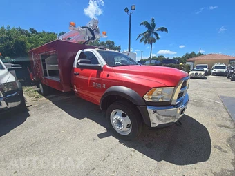 2017 Ram 5500 Cab Chassis Tradesman Regular Cab DRW – miniatura 4