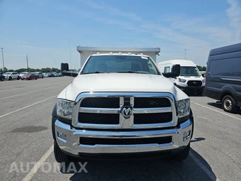 2017 Ram 5500 Cab Chassis Tradesman Regular Cab DRW - miniatura 2