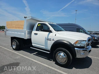 2017 Ram 5500 Cab Chassis Tradesman Regular Cab DRW - miniatura 3