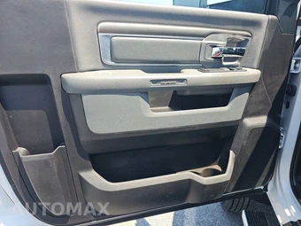 2017 Ram 5500 Cab Chassis Tradesman Regular Cab DRW - miniatura 9