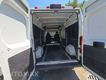 2017 Ram ProMaster 2500 Cargo Van High Roof 136.0" WB - miniatura 14