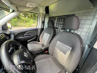 2017 Ram ProMaster City Cargo Van Tradesman SLT 122.4" WB - miniatura 15