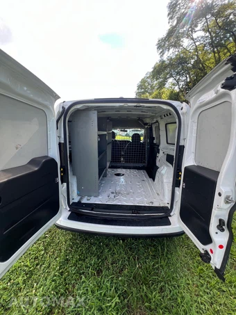 2017 Ram ProMaster City Cargo Van Tradesman SLT 122.4" WB - miniatura 18