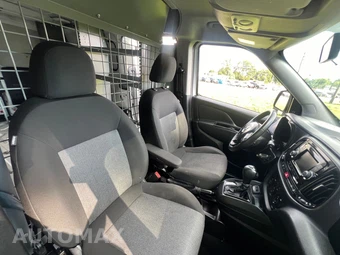 2017 Ram ProMaster City Cargo Van Tradesman SLT 122.4" WB - miniatura 24