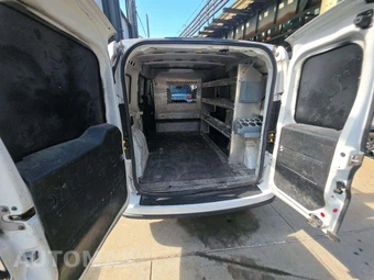 2017 Ram ProMaster City Cargo Van Tradesman SLT 122.4" WB - miniatura 14