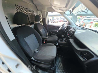 2017 Ram ProMaster City Cargo Van Tradesman SLT 122.4" WB - miniatura 18