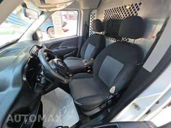 2017 Ram ProMaster City Cargo Van Tradesman SLT 122.4" WB - miniatura 6