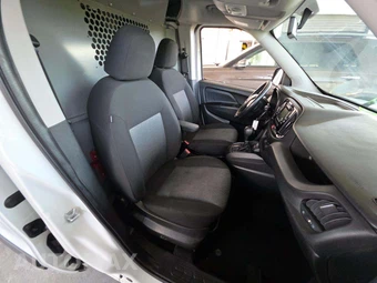 2017 Ram ProMaster City Cargo Van Tradesman SLT 122.4" WB - miniatura 18
