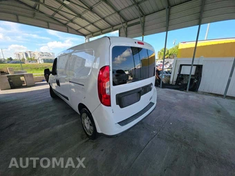 2017 Ram ProMaster City Cargo Van Tradesman SLT 122.4" WB - miniatura 2