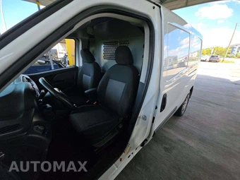 2017 Ram ProMaster City Cargo Van Tradesman SLT 122.4" WB - miniatura 6